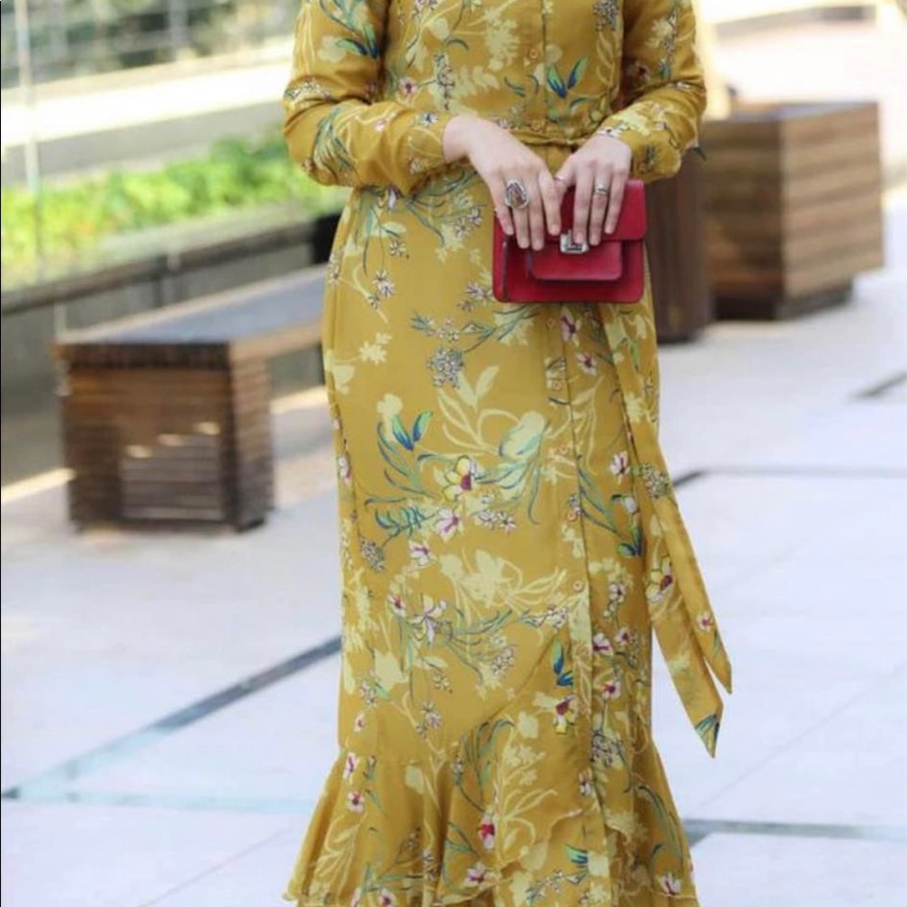 SOLD! NEW ANNAH HARIRI MAXI DRESS!